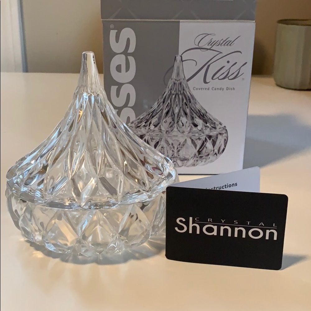 Crystal Kiss covered candy dish
